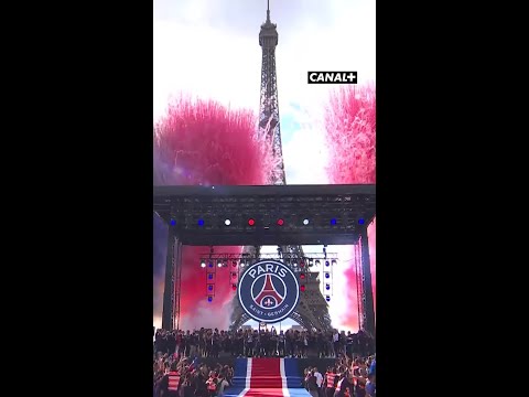 L'IMAGE FOLLE DU PSG À LA TOUR EIFFEL 🤯