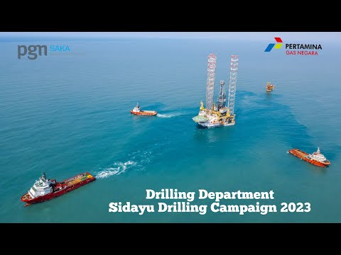 Jack Up Drilling Rig Moving Off The Production Platform