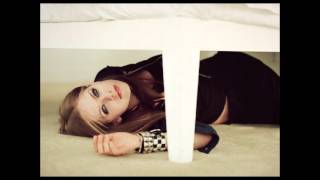 Avril Lavigne - Falling Into History (Subtítulos en Español)