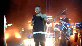 Bread & Roses - Mr Hudson [live @ Birmingham]