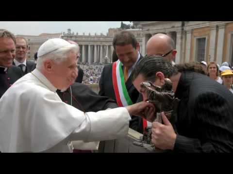 Mic Carlson Meets Pope Benedict XVI on June 11, 2008