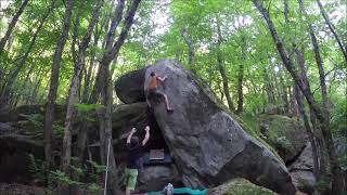 Video thumbnail de Picnic boulder, 7b. Brione