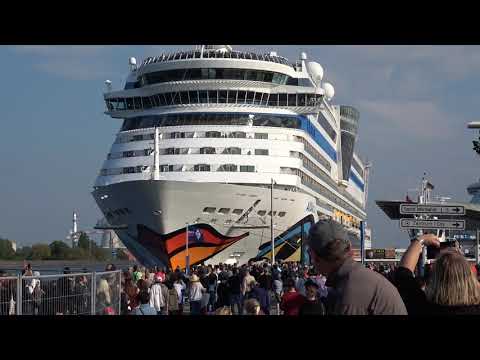 Kreuzfahrtschiffe in Warnemünde - Mai 2019