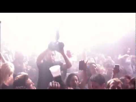 In the Booth: Gareth Emery dropping 'On a Good Day (Metropolis)' Live @ Sutra OC | May 5th, 2011 HQ