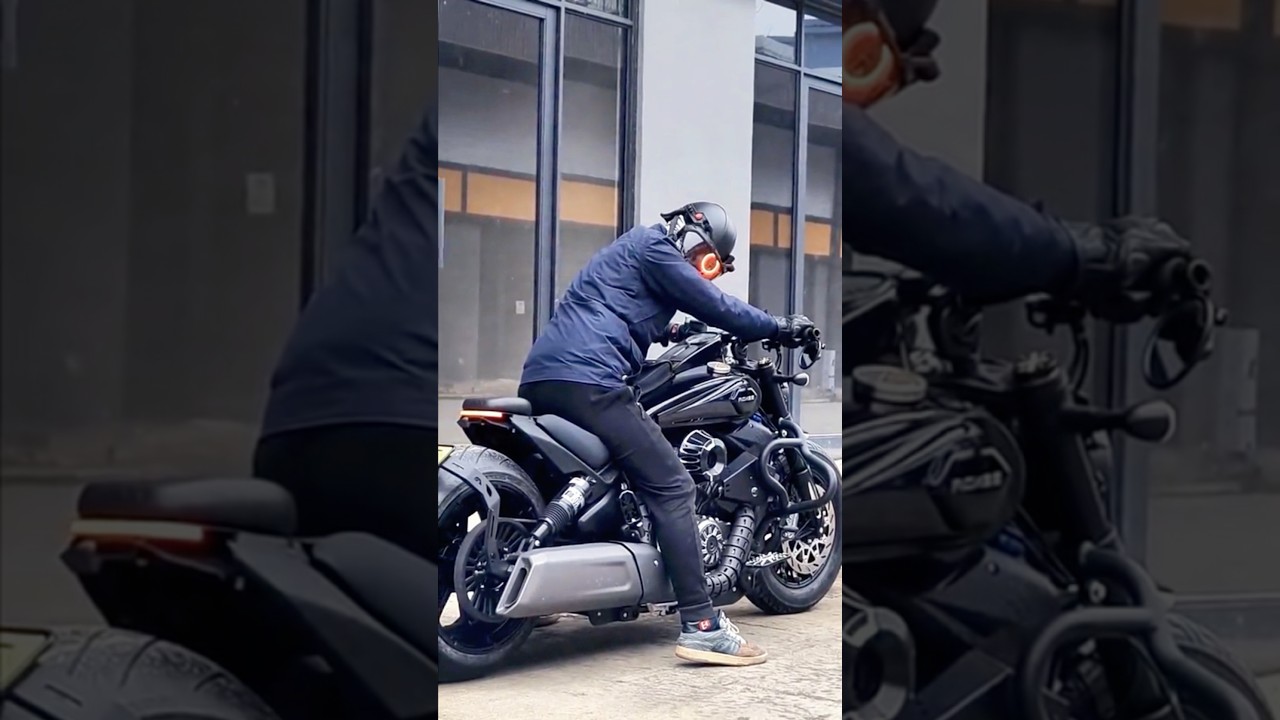 HARLEY WANNABE! BENDA DARK FLAG 500 V4