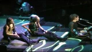 Dixie Chicks - A Home (2003) Arrowhead Pond, Anaheim, CA