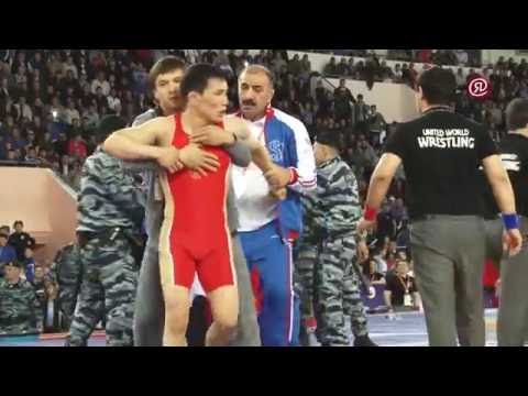 Чемпионат России по вольной борьбе-2016: Драка Лебедева и Мусукаева