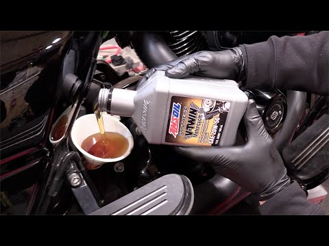 Engine Oil and Filter Change: Harley Davidson Milwaukee Eight, "Street Glide"