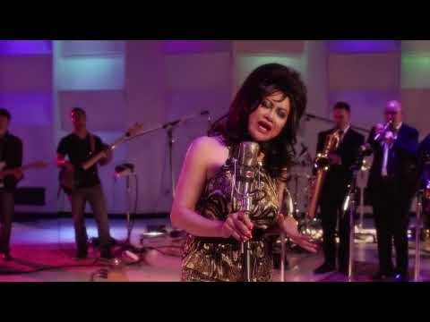 Me and Mr Jones   Lourdes Duque Baron Feat  Aknu