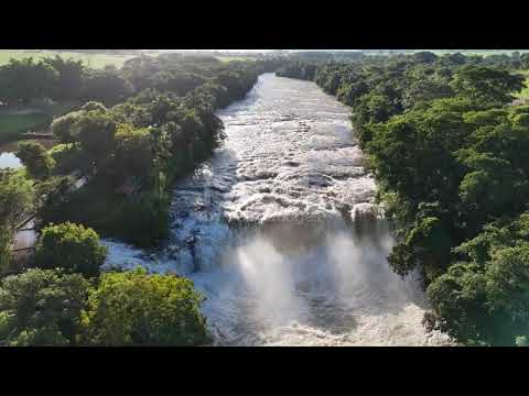 Cassilândia, Mato Grosso do Sul, Brasil - Ponto turístico Salto Do Rio Apore em Cassilândia 