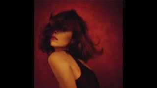 Nina Kraviz - Aus feat. King Aus On The Mic (Rekids)