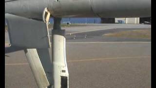 preview picture of video 'Widerøe Dash-8 departure Vadsø airport bound for Vardø.'