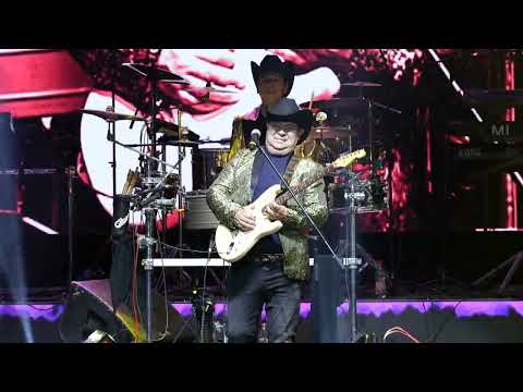 Los Charros de Luchito y Rafael - 20 Años del Ritmo Del Verano (En Vivo en el Teatro Caupolican)