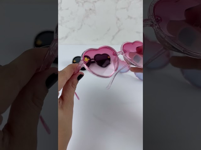 Vídeo relacionado con Hifot 3 PCS Gafas de sol Niña,Gafas de Sol bebe Forma de Corazón Gato Infantiles UV400 Protección Rayos Decorativas Gafas de Fiesta- De 3años a 12años