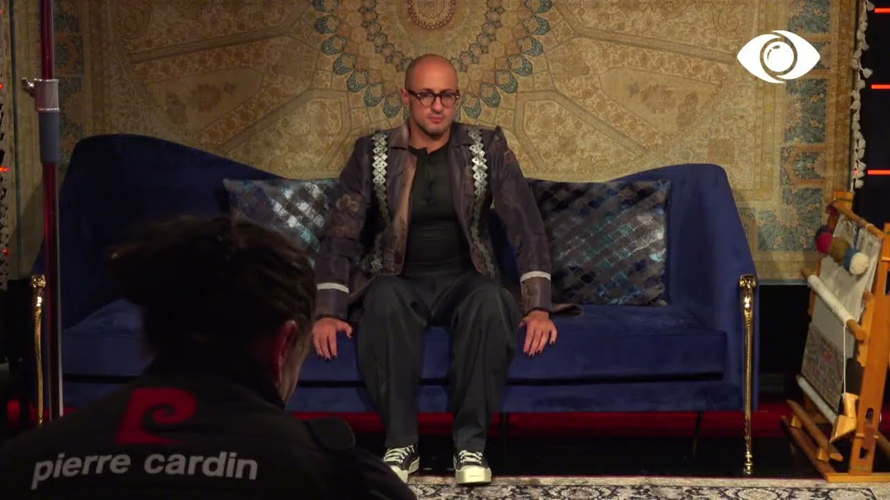 Kristi ulet në këndin e Pierre Cardin Home një fotosesion të veçantë