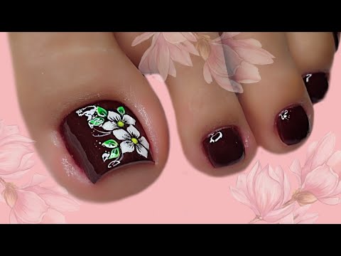 HERMOSAS UÑAS PARA PIES EN TONALIDAD OSCURO con Flores🌸🌸