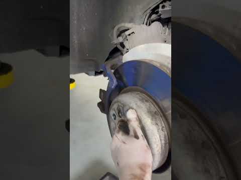 BMW (Rear Brakes Discs ) remove