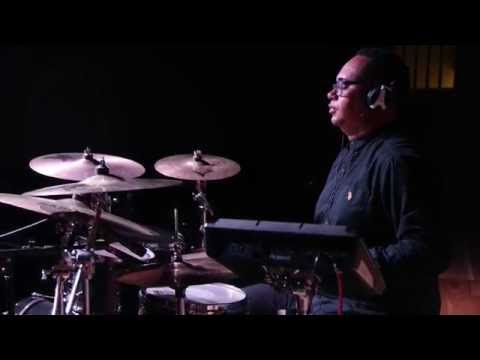 Cleverson Silva - Just in time - Sky and Light Ft. Donald Hayes