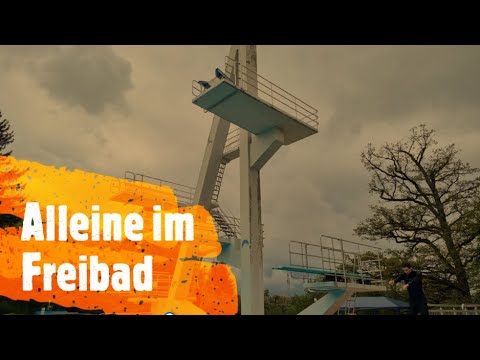 Alleine im Freibad-Crazy Beginning