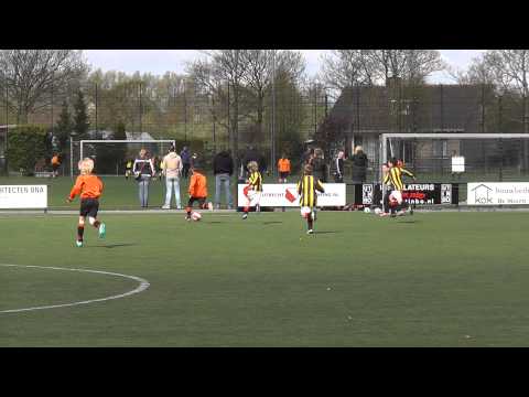 27 april 2013 VV De Meern E5 - SCH E1 com 4-7 Sem op lat