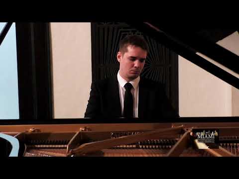 Daniel Lebhardt Plays J. Brahms Intermezzo Op. 119 No. 1 Thumbnail