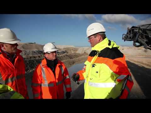 Power Plane surface mining at Hindlow quarry.