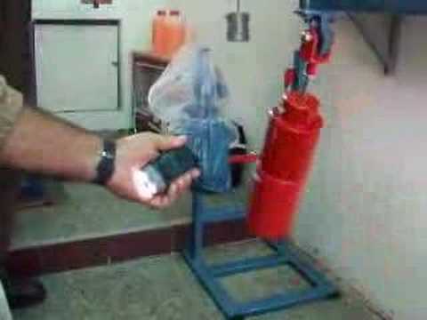 Veljko Milković Oscillator Amplification Demo via Flashlight