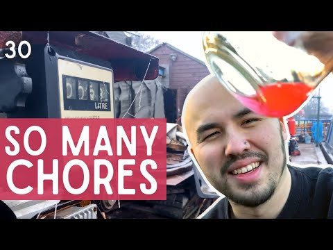 A day of narrowboat chores | One of us FALLS IN - 30