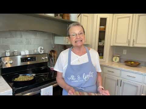 Fried Okra from the Garden | How to make fresh, crispy okra in a iron skillet | Mama Sue's recipes