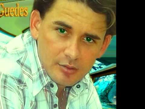 A Carne É Fraca video
