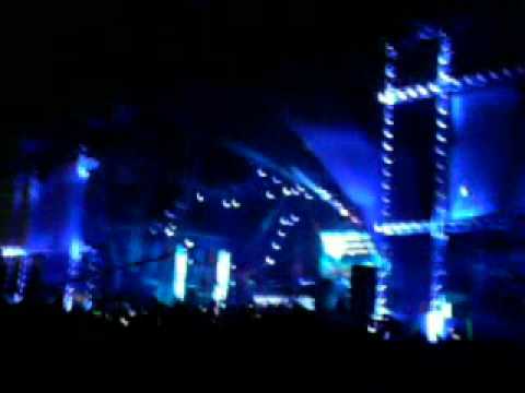 Spirit of London Blue - Yolanda be Cool - We no Speak Americano 16/10/10