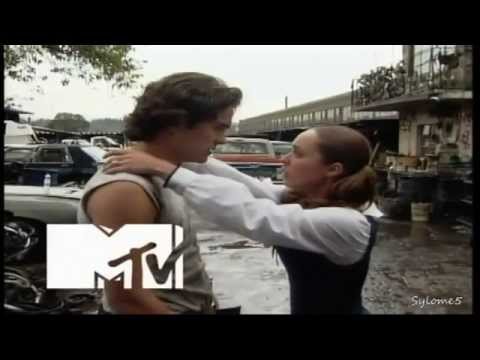 ANAHI EN PROMO DE MTV PRIMER AMOR A MIL X HORA