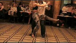 MILONGA PASIONAL - NOELIA BARSI y HERNÁN VILLEGAS bailan: "LOCA" - 24/10/09 - Mercedes, Bs.As.