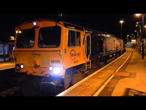 GBRF 66709 + 66738 with Railvac passes Poole