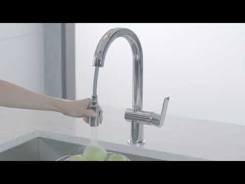Single-Handle Pull Down Kitchen Faucet Dual Spray 1.75 GPM (6.6 L/min) // GROHE STARLIGHT CHROME // YouTube Video