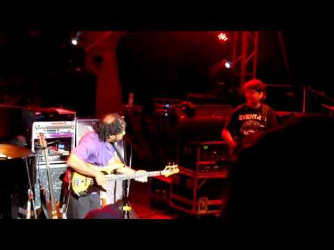 Bela Fleck and the Flecktones - Victor Wooten Solo