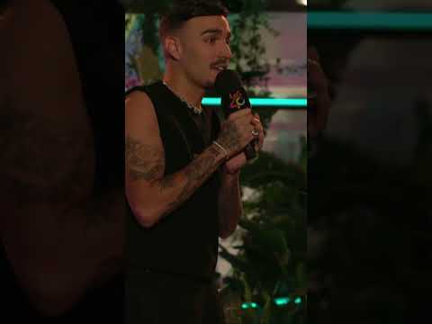 RELS B invita a ANA MENA a un Spanish Teteo | LOS40 #LOS40MusicAwardsSantander