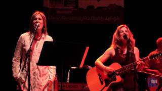 eTown webisode 86 - Dar Williams - "It's Alright"