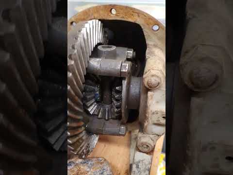 How a differential gear works #shorts #asmr #diff #reardiff #4x4 #landrover #satisfying