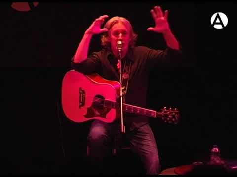 Nito Mestre canta Sui Generis