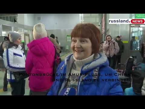 Pontonbrücke im Amur Fluss, um China und Russland zu verbinden