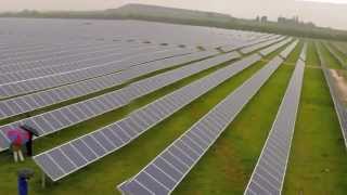 preview picture of video 'Newark Engineering Society visit to Cotham Solar Farm'