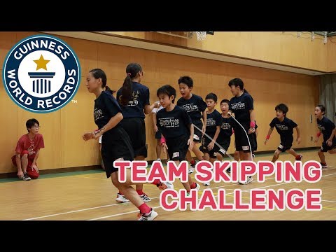 Amazing team skipping challenge! - Guinness World Records