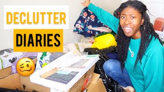 Vlog: SO MANY CLOTHES! 😩 Declutter Diaries #1 - Cleaning My Room - Declutter 2020