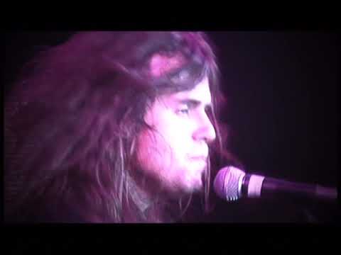 Videoclip de Love Us or Hate Us — Kreator