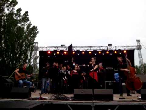 Mara Redeghieri - E verrà il dì che innalzerem le barricate