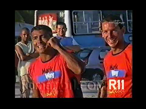 11-01-03 Em pelada na praia Romário comenta interessa do Flamengo e Fluminense por ele