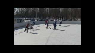 preview picture of video 'Турнир по хоккею с мячом в Товарково Февраль 2012 часть 2'