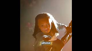 Al elefantito le da por aspirar una pluma y ¡se eleva!#shorts