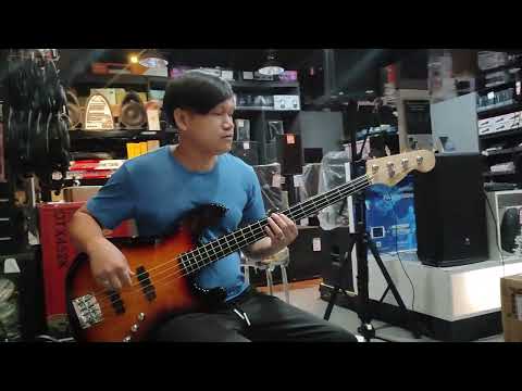 Can't Stop this SQUIER DELUXE JAZZ BASS!!